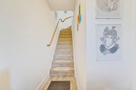 3 bedroom semi-detached house to rent - Photo 3