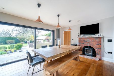 5 bedroom detached house to rent - Photo 5