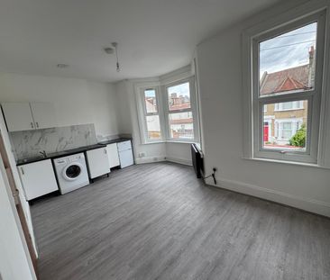 Studio Flat, Cranleigh Road, N15 - Photo 3