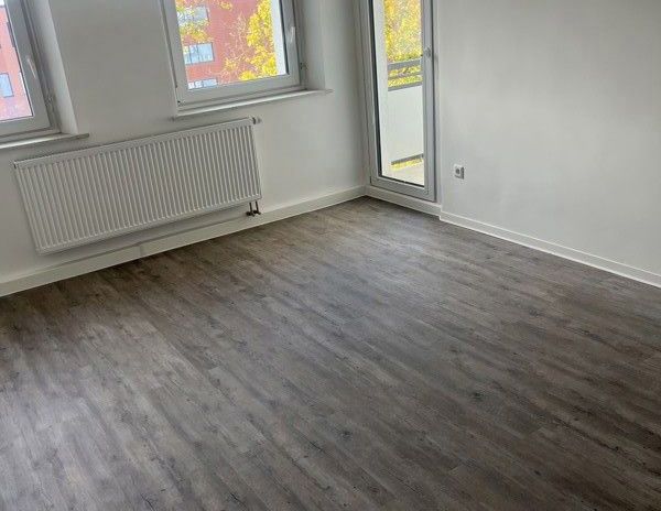 Endlich Zuhause! Renovierte 3-Zimmer-Wohnung mit Balkon! - Foto 1