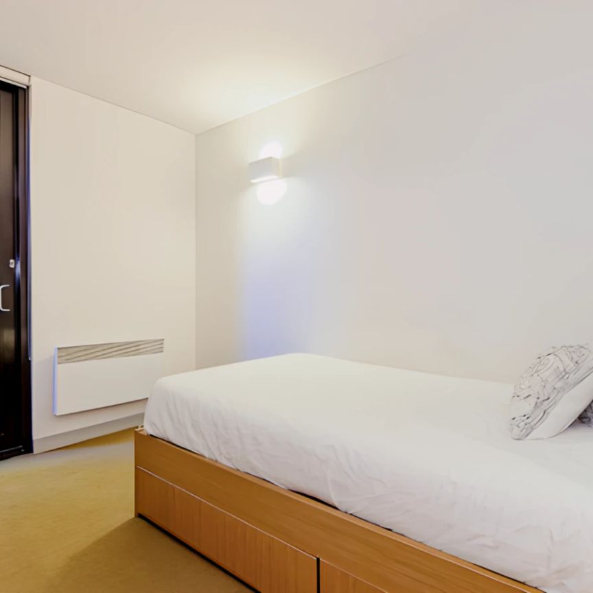 Studio Regular - Photo 1