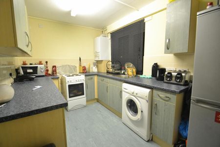 1 bedroom flat to rent - Photo 4