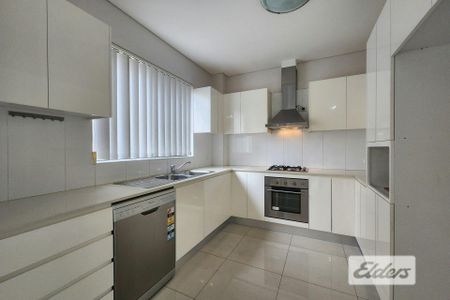 Modern 3-Bedroom Brick Townhouse with Double Lock-Up Garage - Photo 5