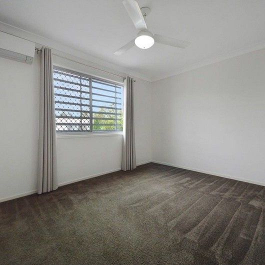 3 bedroom Townhouse available now - Photo 1