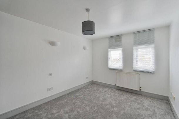 3 bedroom flat to rent - Photo 1