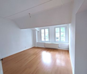 Location Appartement 4 pièces 98m² CHALON SUR SAONE 71100 - Photo 2