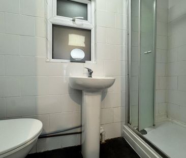 1 bedroom in a house share to rent - Photo 6