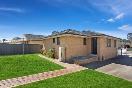 Well-Appointed Three Bedroom Residence In A Convenient Location! - Photo 5