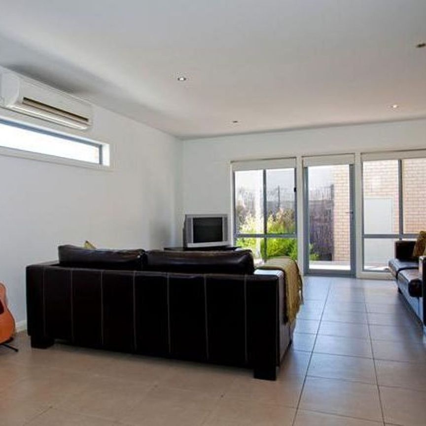 FULLY FURNISHED - AVAILABLE MARCH 2026 - Photo 1