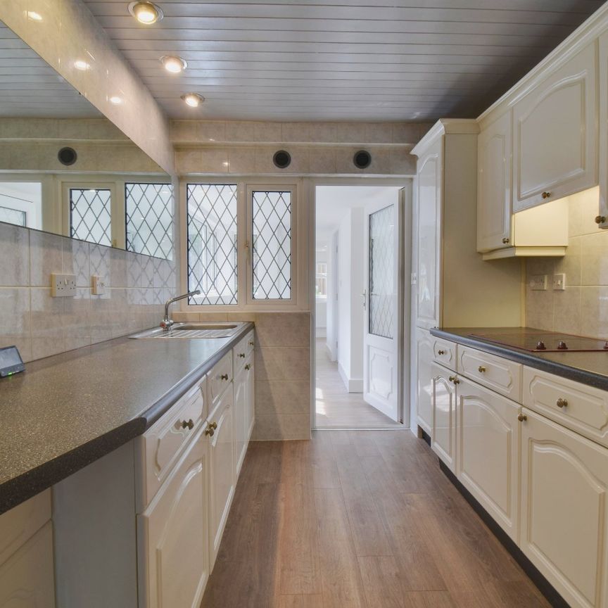 2 bedroom house to rent - Photo 1