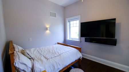 For Lease - 22 Beaufort Road, Toronto, Ontario - Photo 3