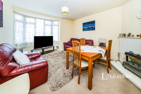 2 bedroom apartment to rent London Road, East Grinstead, RH19 - Photo 2