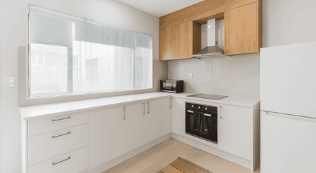 Fully furnished home in Otara! - Photo 2