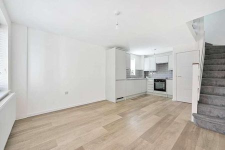Waverley Court, Woking, GU22 - Photo 3