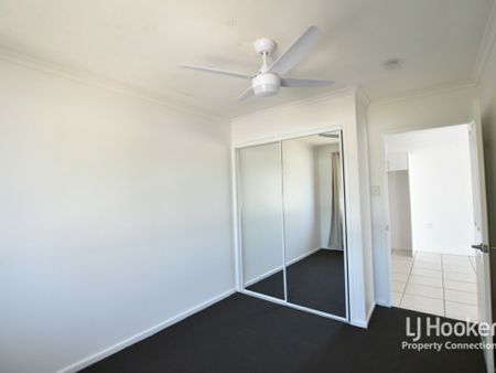 2 BEDROOM UNIT HANDY TO ALL AMENITIES!! - Photo 3