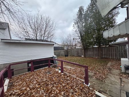 For Lease - 24 Grand river Court, Brampton, Ontario - Photo 4