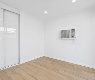 Modern 1-Bedroom Flat in Tregear - Photo 3