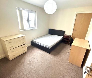 11 Bedroom Student Home – Llanbleddian Gardens - Photo 6