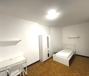 Via Ugo Foscolo, Padova, Veneto 35131 - Photo 4