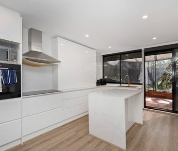 Renovated & Ready to Impress - Photo 4