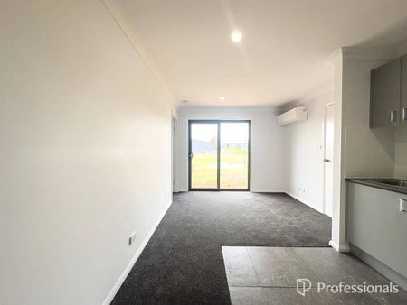 3 Bedroom Duplex For Lease in Moore Creek - Photo 2