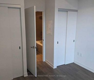 INCREDIBLE VALUE HARBOURFRONT 1 BED CONDO - Photo 1