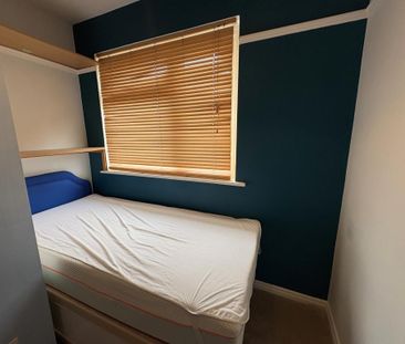 3 bedroom end of terrace house to rent - Photo 3