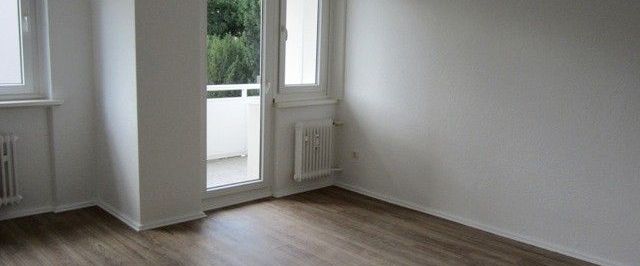 Sanierte 2,5 Zimmer Erdgeschoss Wohnung mit Terrasse, sofort anmietbar! - Foto 1