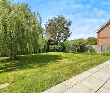 4 bedroom detached house to rent - Photo 5