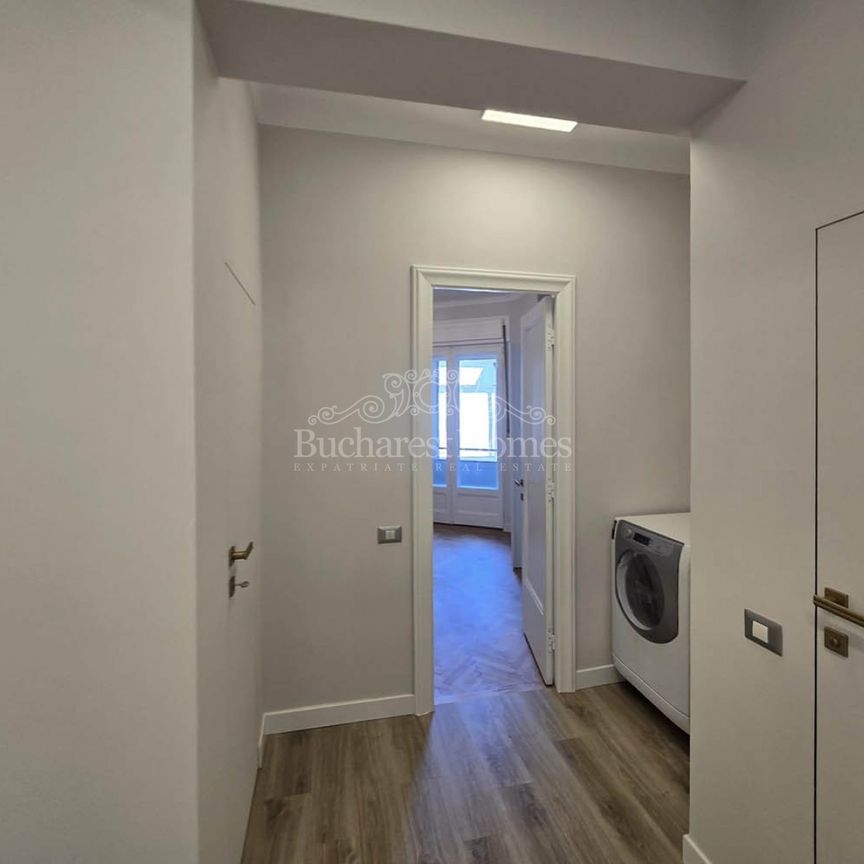 Little Paris Restaured Art Deco, Two Bedrooms, Downtown - Photo 1