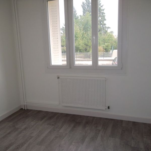 Location Appartement 4 pièces 65m² ROANNE 42300 - Photo 1