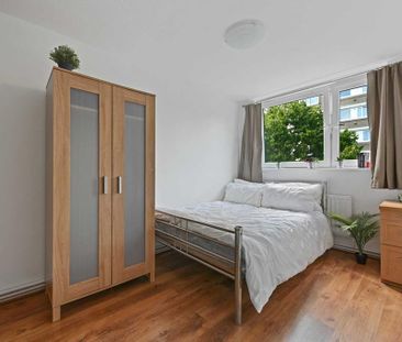 4 bedroom flat to rent - Photo 2