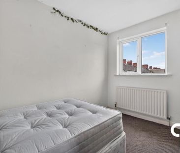14 Prince Edward Park, Belfast, BT9 5GD - Photo 4