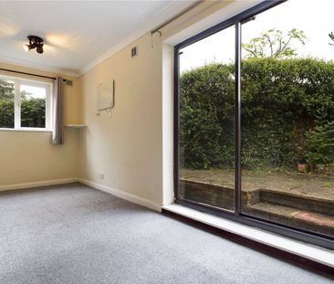 Monkswood Crescent, Tadley, Hampshire, RG26 - Photo 2