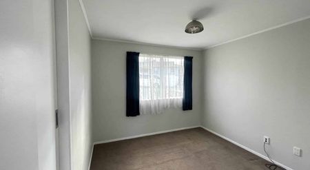 Easy, Breezy, Beautiful family home !! - Photo 5