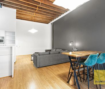 New York-Inspired Federation Style Furnished Apartment - Photo 3