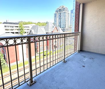 Charming 2 Bedroom Suite With Balcony & High Walk Score In Prime Location. - Photo 3