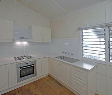 Charming Character Villa in a Premium Torrensville Location! - Photo 5