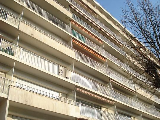 Studio BOULEVARD DE LA PAIX - Photo 1