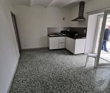 Sur la commune de LAVILLEDIEU (07) une maison de village de type 2 ... - Photo 2