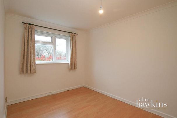 1 bedroom ground floor flat to rent - Photo 1