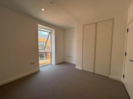 145 Claremont Road, Brent Cross Town - Photo 2