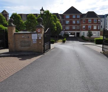 2 Bed Flat, Petworth House, BN3 - Photo 3