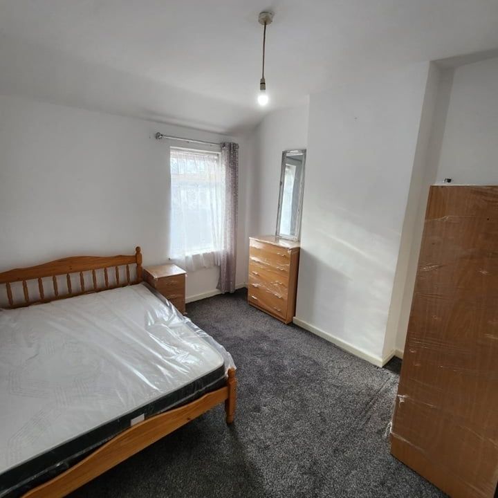 Room in a Shared House, Vinery Mount, LS9 - Photo 1