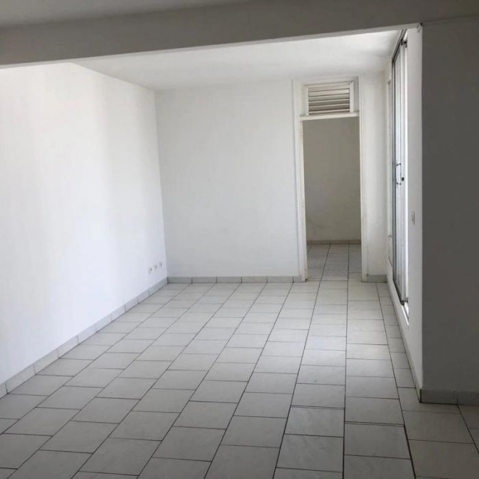 Location Appartement 63m² 3 pièces Fort de france - Photo 1