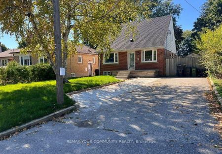 For Lease - 16 Robertsfield Crescent, Toronto, Ontario - Photo 5