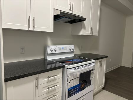 For Lease - 95 Picardy Drive, Hamilton, Ontario - Photo 3