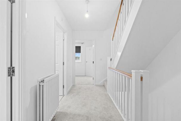 4 bedroom terraced house to rent - Photo 1