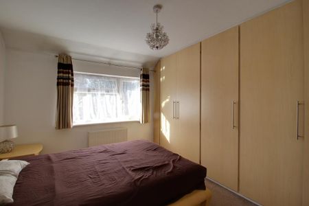 3 bedroom semi-detached house to rent - Photo 3