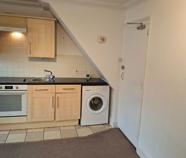 1 Bed Flat, Zinzan Street, RG1 - Photo 1